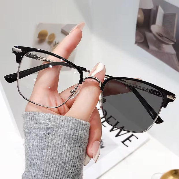 Lunettes Photochromique couleur noir modele femme papillon